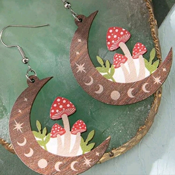 Jewelry - NIP Bohemian Style Mushroom & Floral Wood Earrings